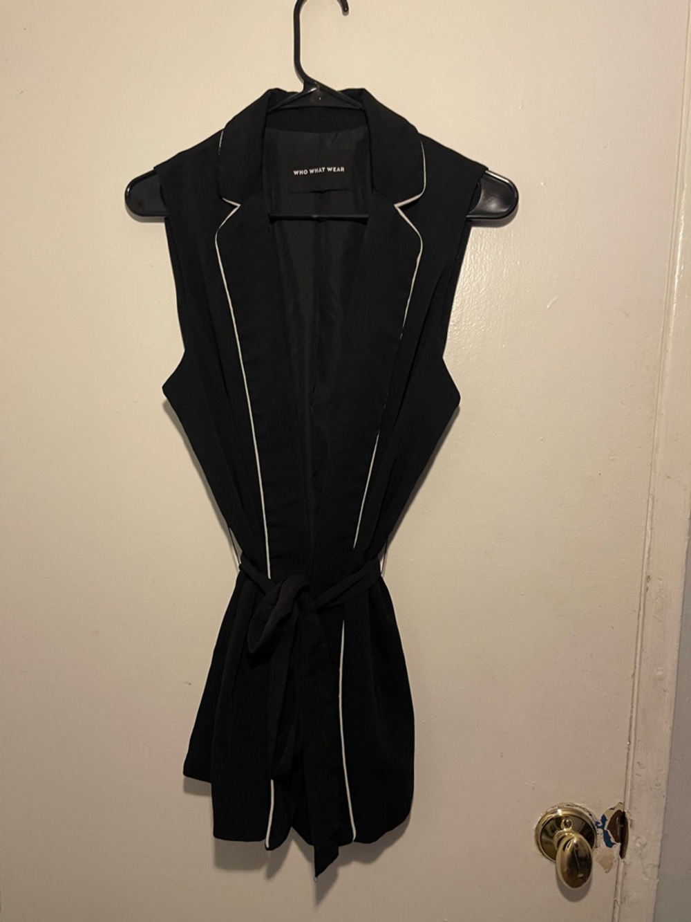 Who What Wear - Black Sleeveless Blazer Vest with White Trim and Waist Tie